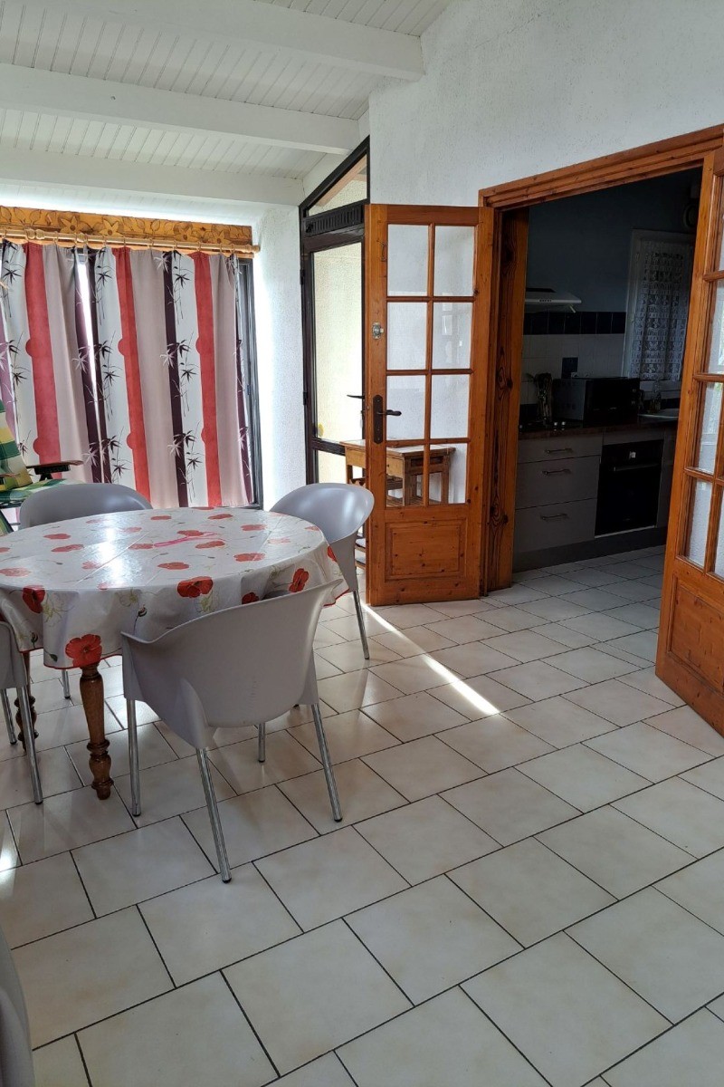 Maison familiale pour 6 personnes, avec jardin clos et garage, proche de la plage à pieds, St Denis d'Oléron, ile d'Oléron, en Charente maritime