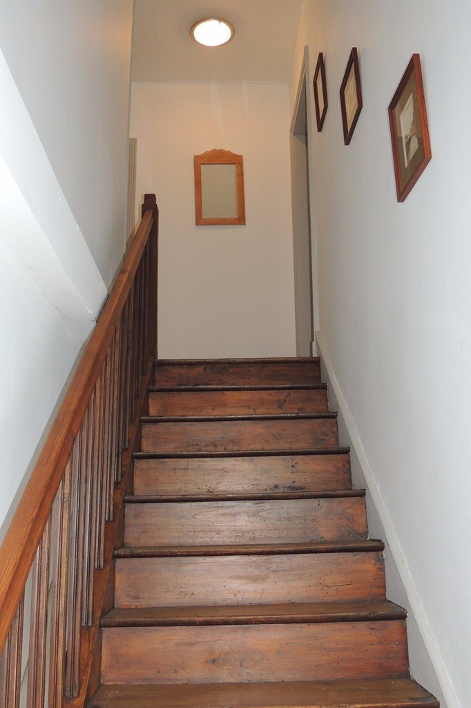 Escalier qui amène aux chambres