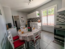 Kitchen/dining area