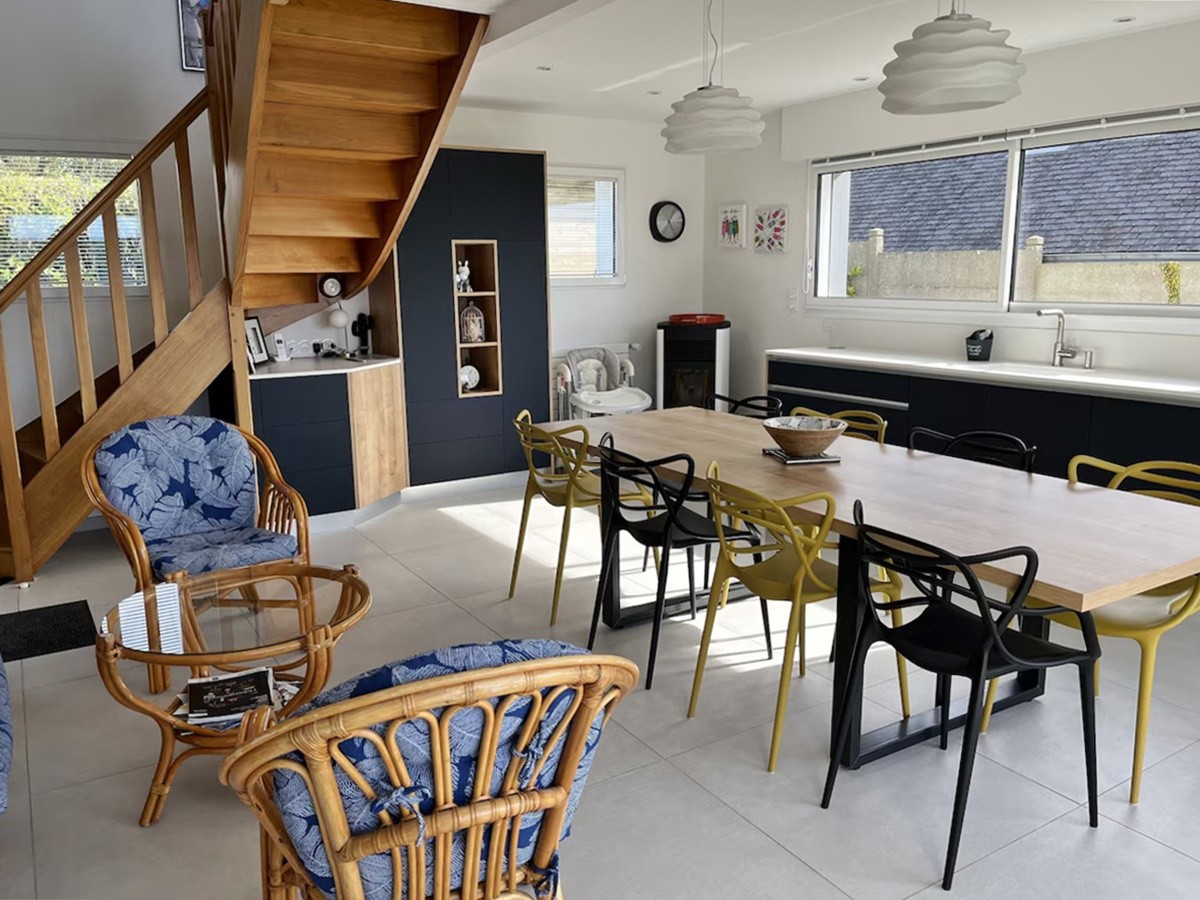 Pièce de vie avec cuisine