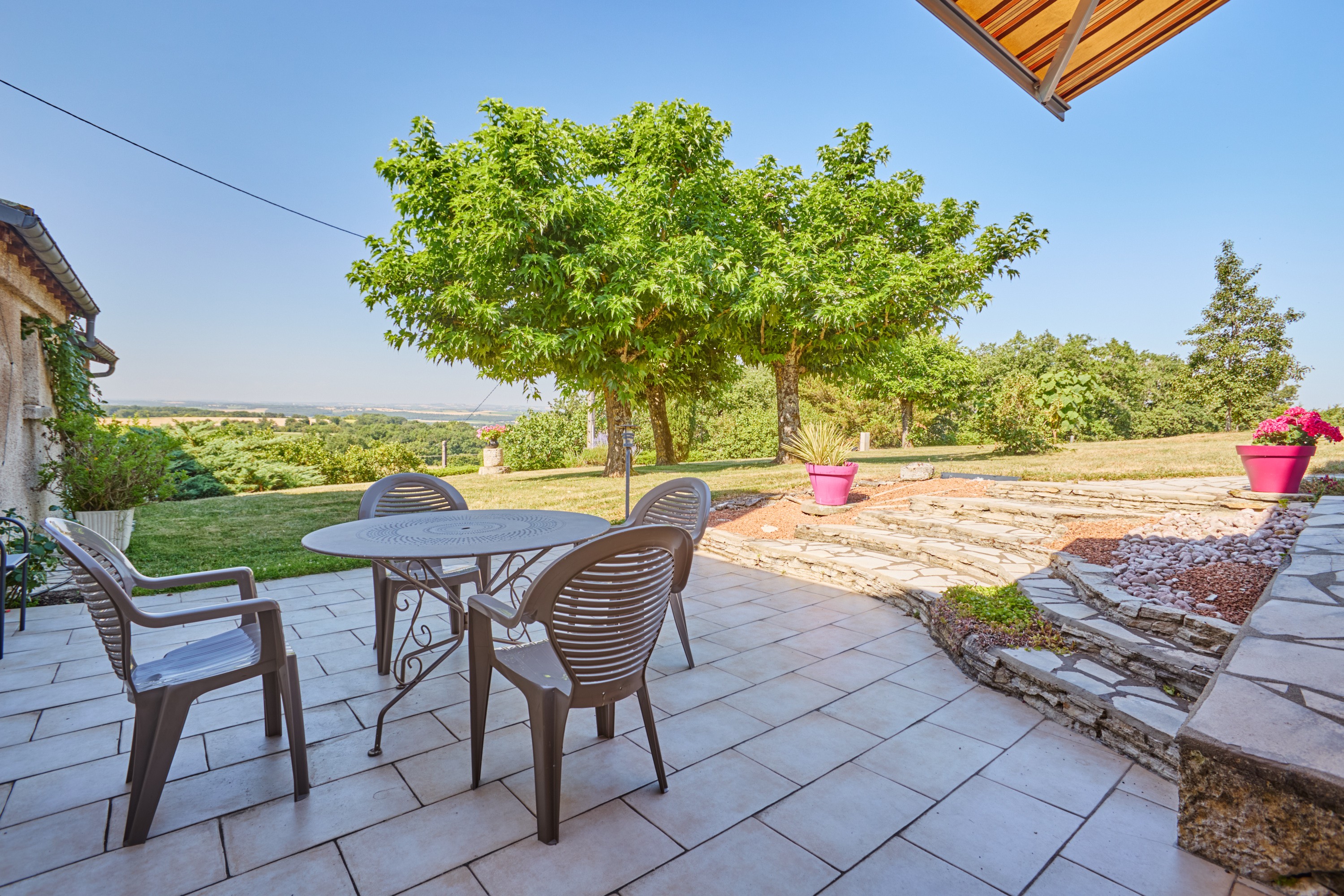 Large, wooded garden with no neighbours opposite – Gîte de la Ferme de Comarens – Gers