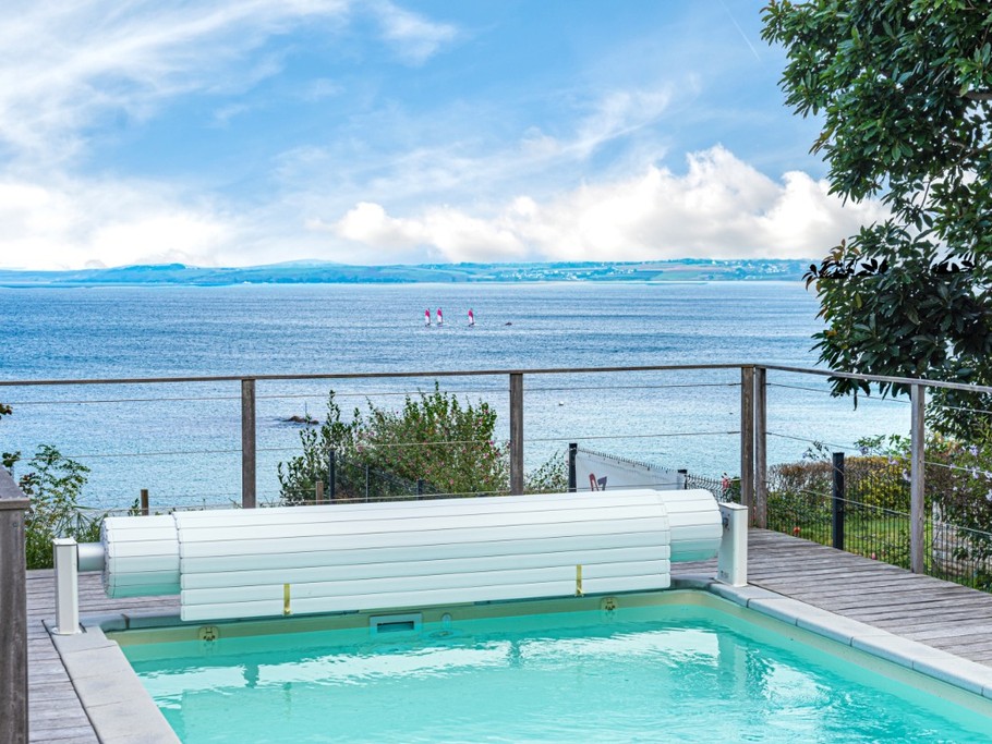 Vue mer depuis la piscine