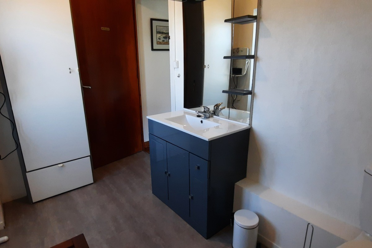 2ème WC et meuble vasque à l'étage