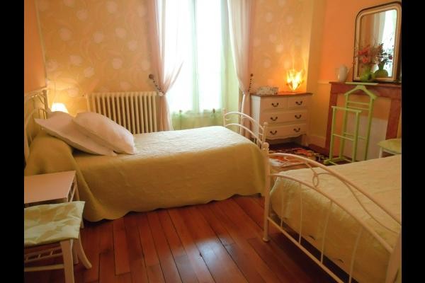 Location de vacances gîte Maison avec étang, idéale pour pêcheurs, proche d'Aubusson en Creuse