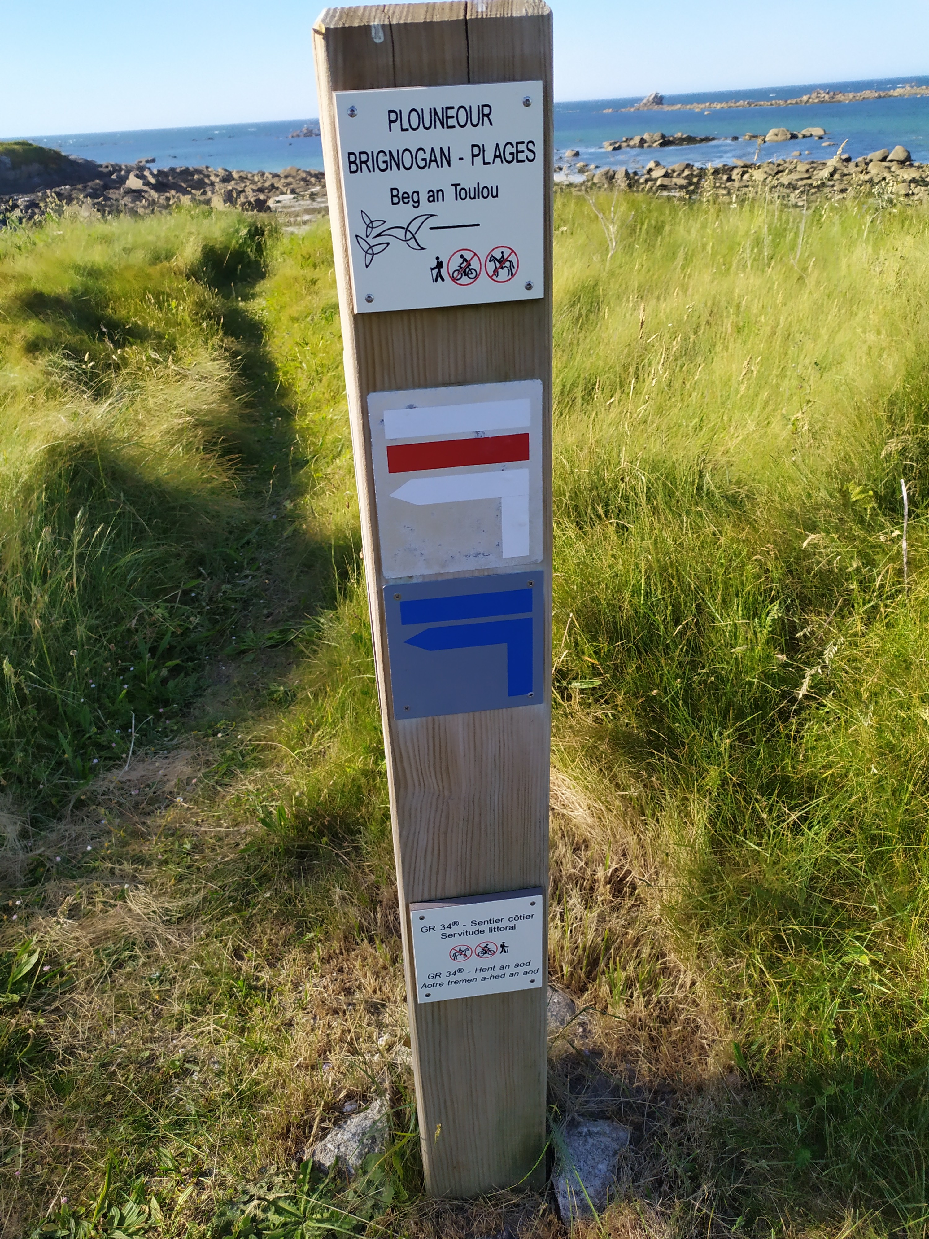 The GR 34 near the house