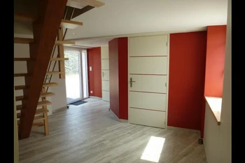 Hall (cellier, toilettes, laverie)