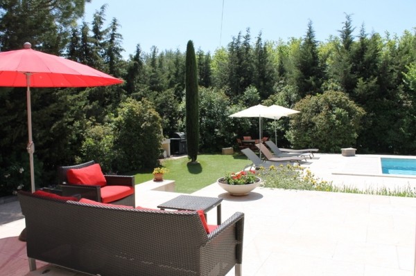 Abords de la piscine et Salon de jardin