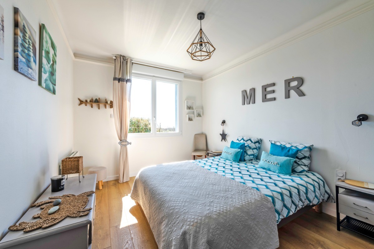 Chambre n°2 . Lit 2 personnes en 160.