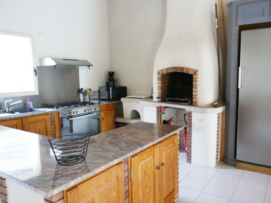 Cuisine dans la salle extérieure