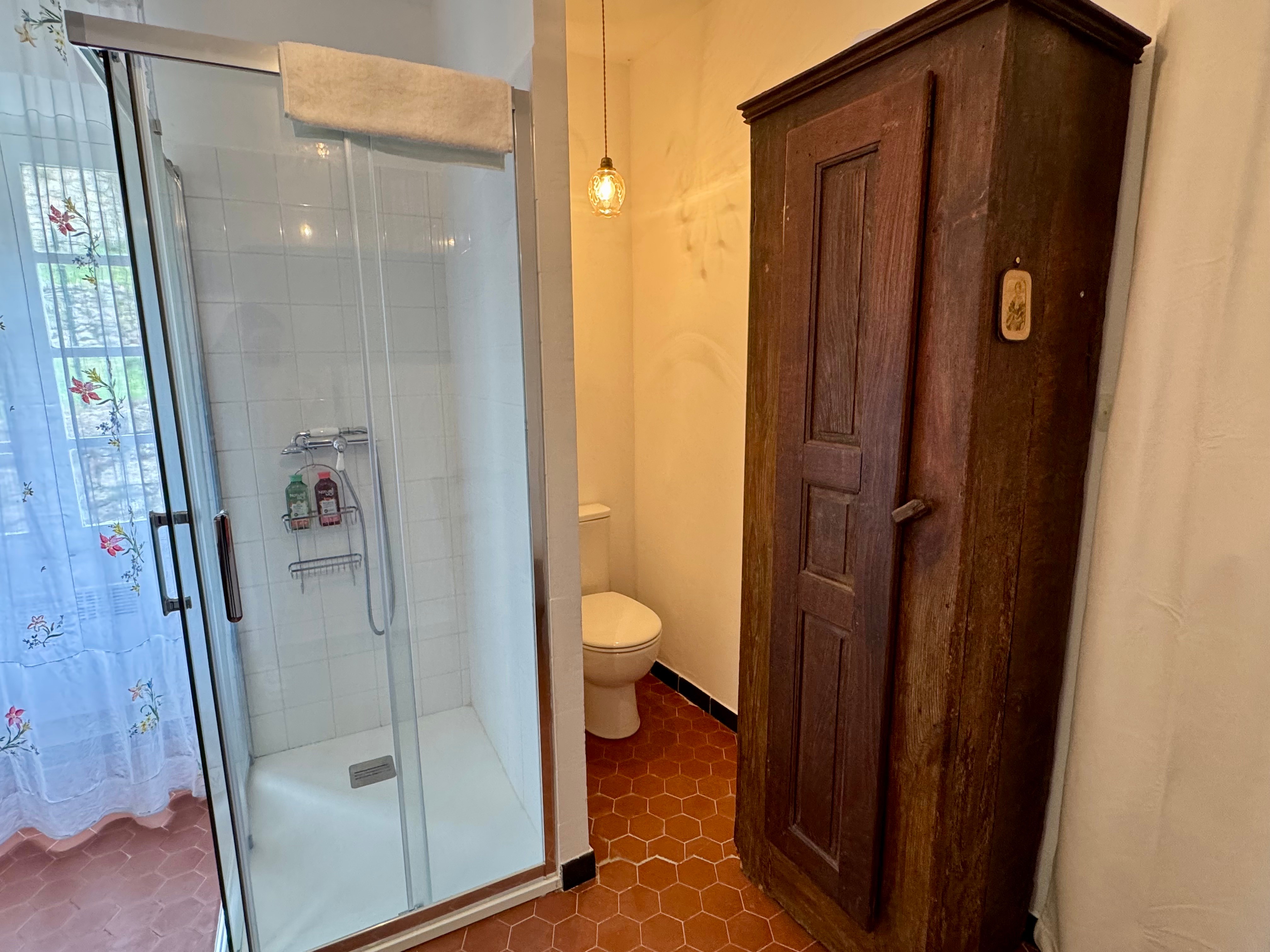 Salle d'eau privative aux chambres