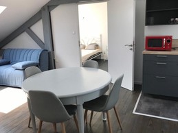 Appartement VANILLE : Pièce de vie, au 2e étage, centre de Royan en Charente maritime