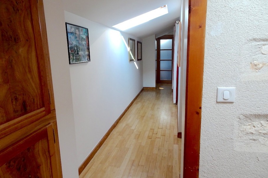 Le hall de nuit à l'étage