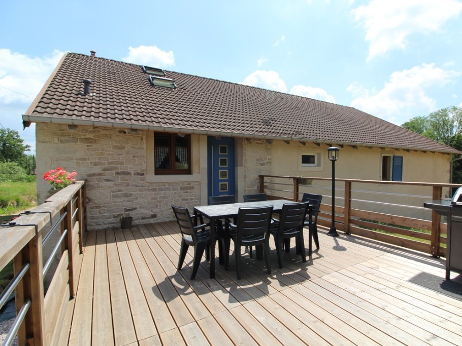 Gite des Roches et sa grande terrasse bois