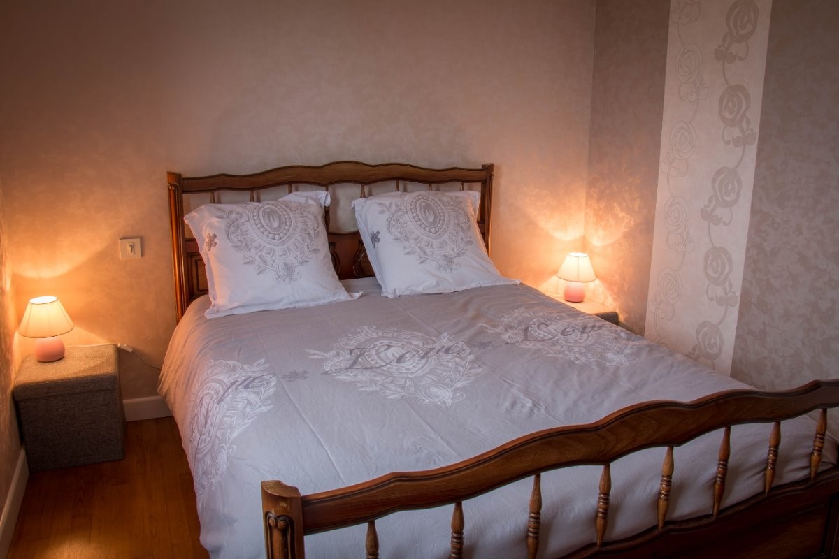 Chambre avec télévision au RDC