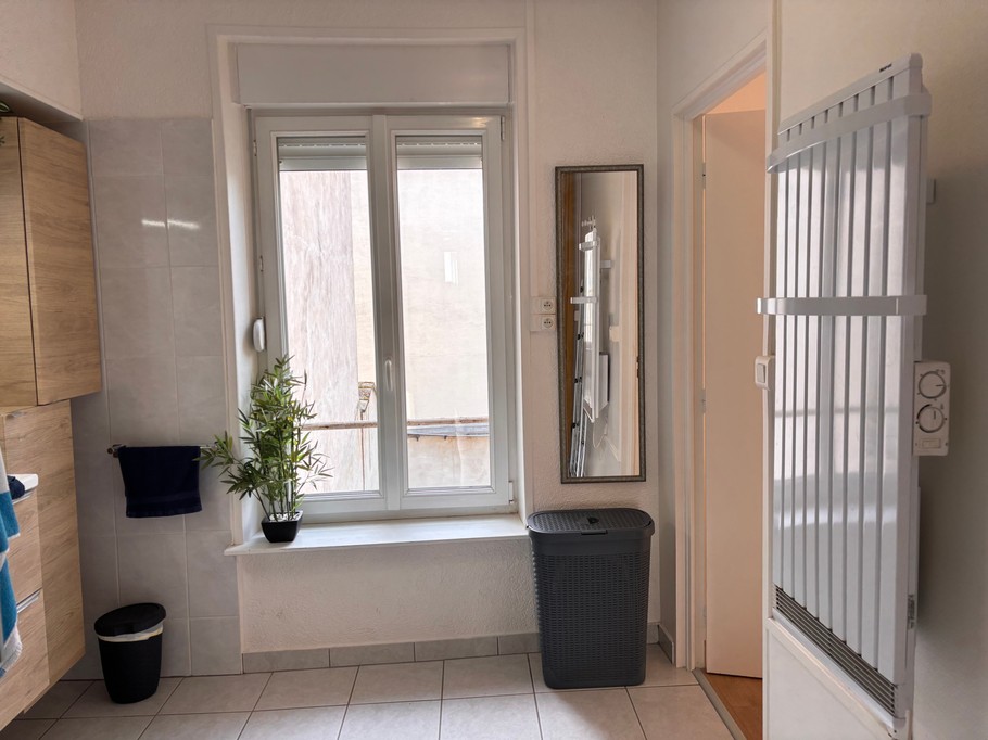 Salle d'eau spacieuse - Le Nancy Téméraire - Nancy