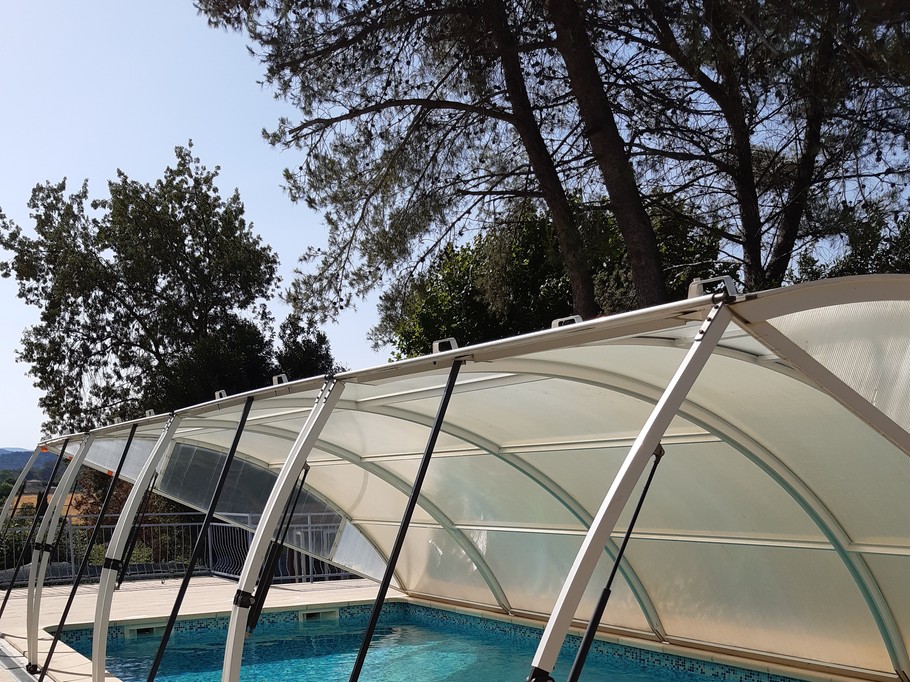 piscine semi couverte