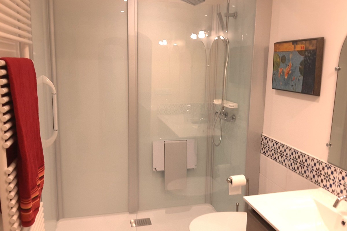 Douche à l'italienne siège de douche
