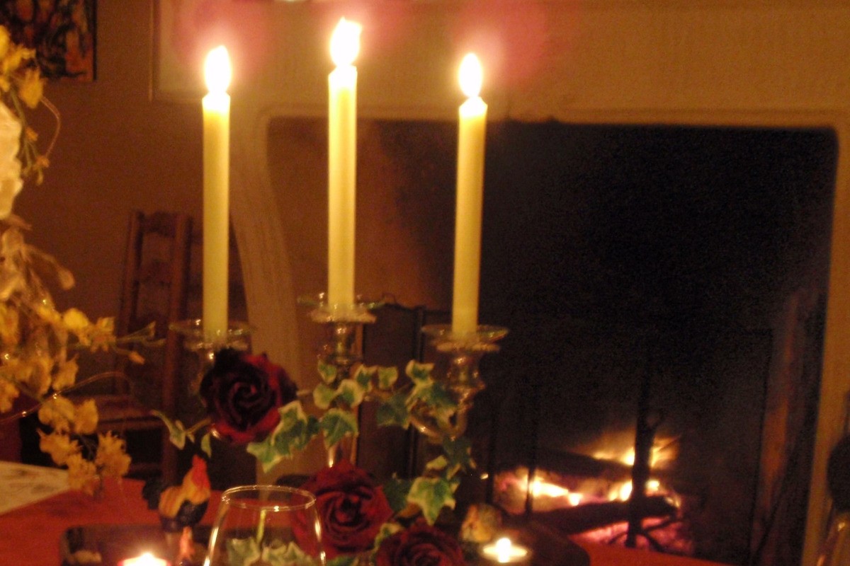 Ambiance chaleureuse et délicate, pour une soirée en amoureux...