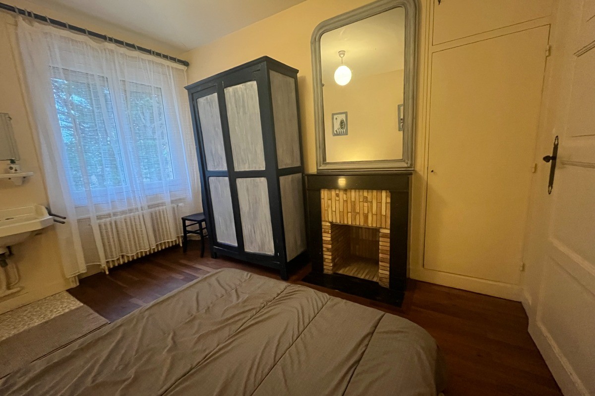chambre étage 1 lit 2 places