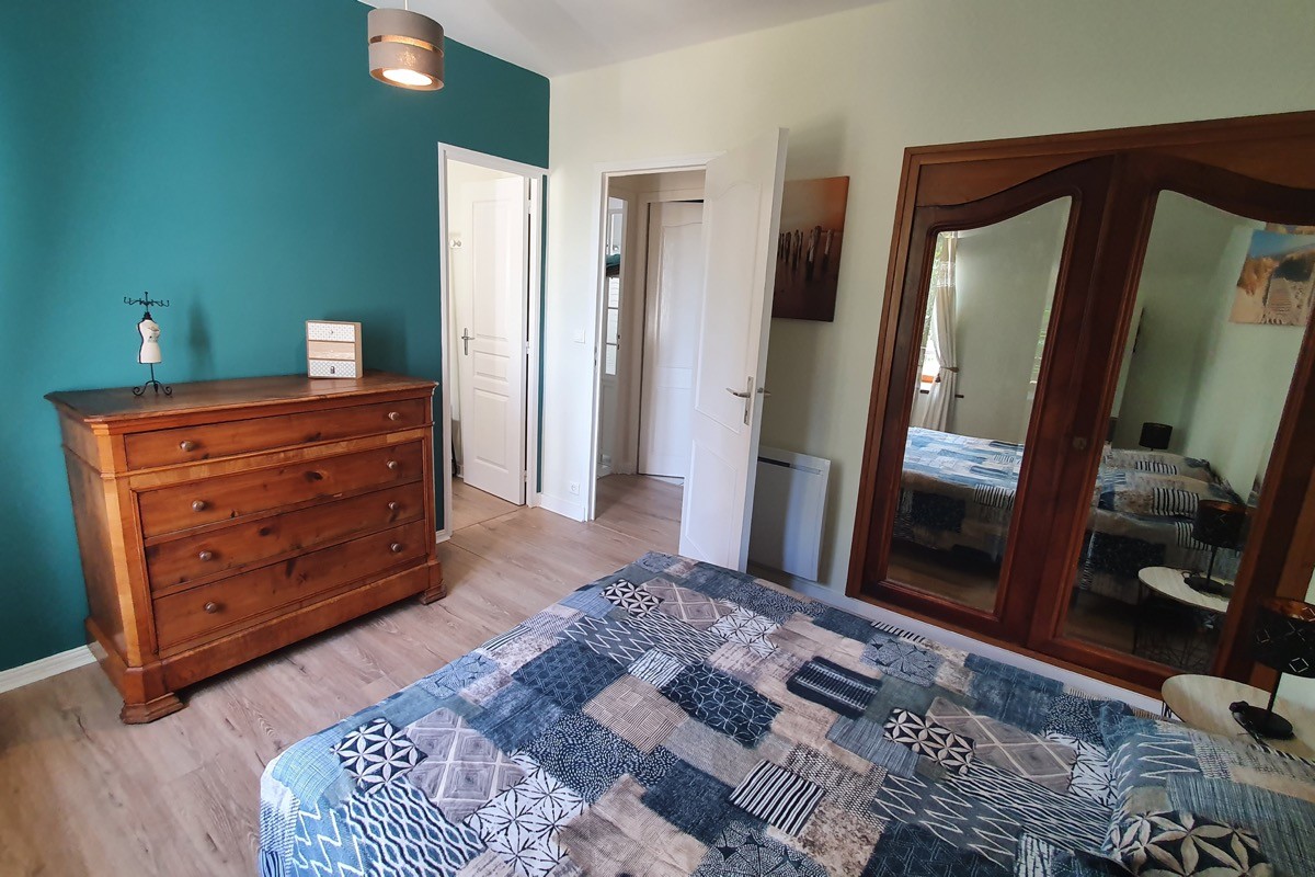 Chambre 1er étage 
lit 140 X 200 cm