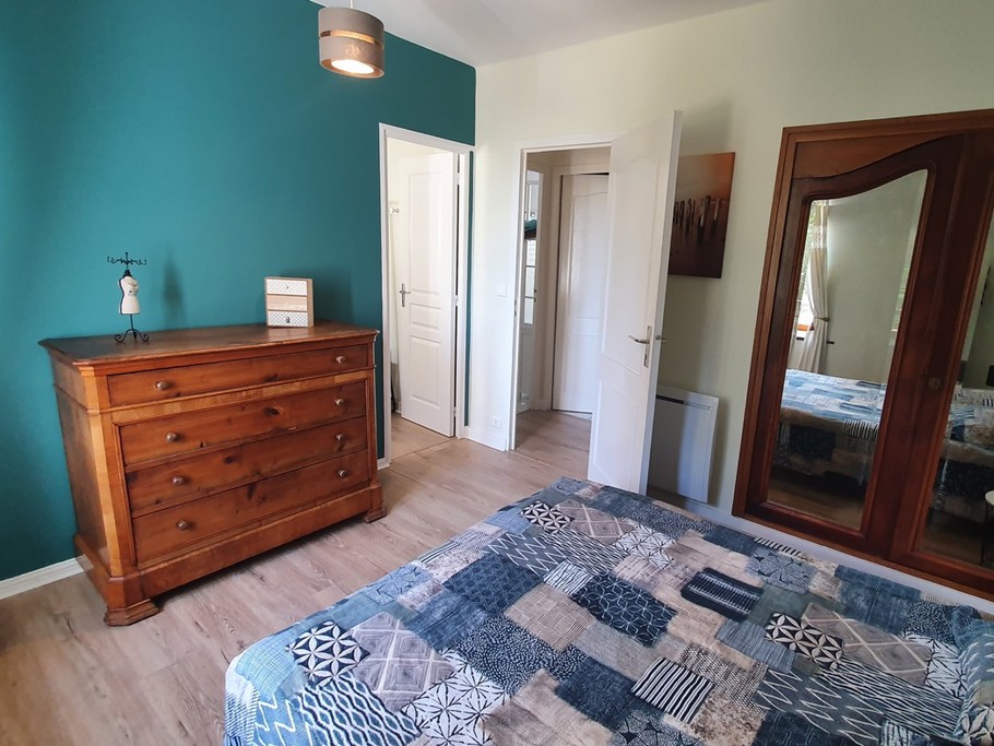 Chambre 1er étage 
lit 140 X 200 cm