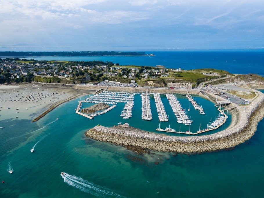 port de ST CAST.