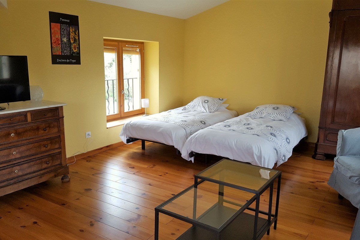 chambre 2 à l'étage