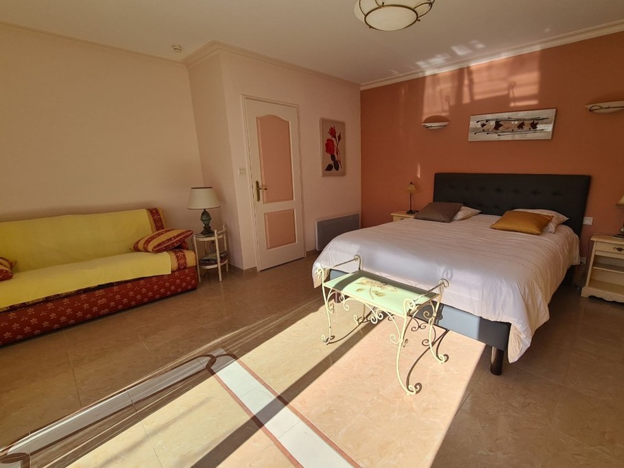 2e Suite Terracota avec entrée indépendante "Fleur de Rocaille"