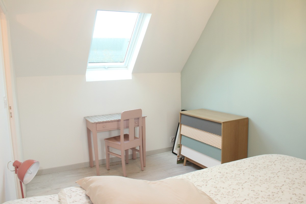 Troadec Clévacances Trévou-Tréguignec chambre étage lit 160
