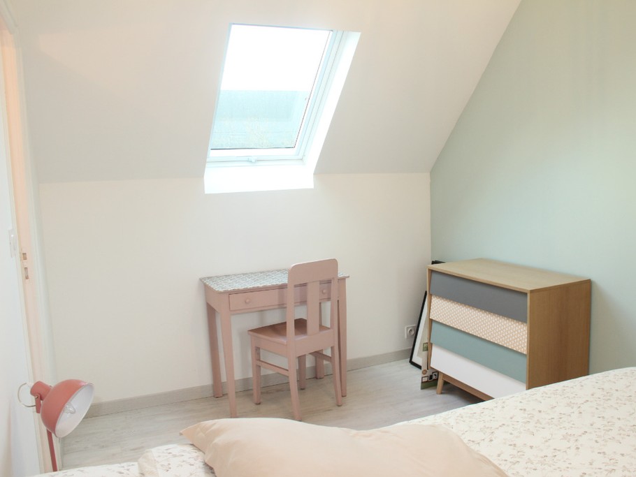 Troadec Clévacances Trévou-Tréguignec chambre étage lit 160