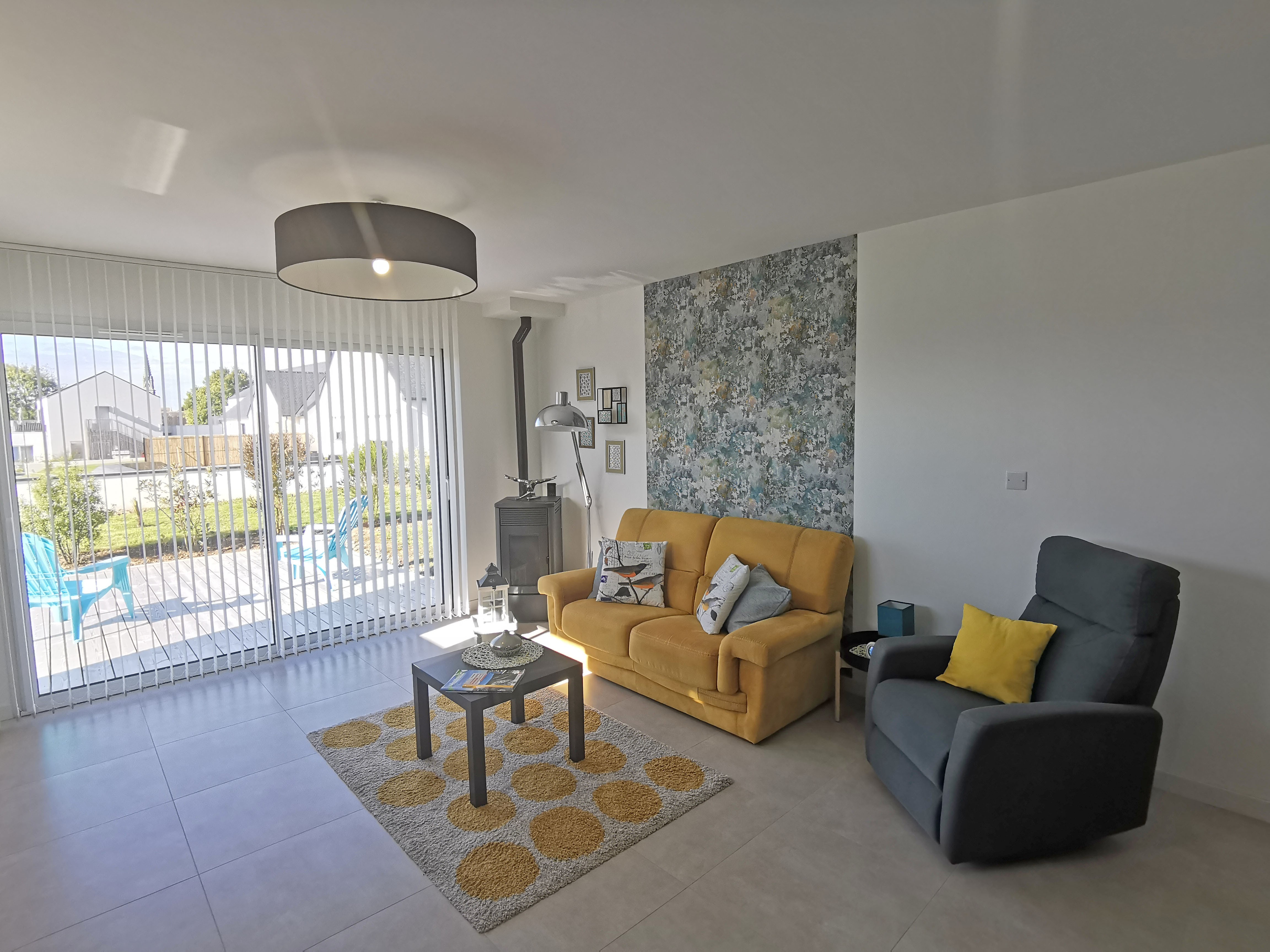 Salon donnant sur terrasse et jardin