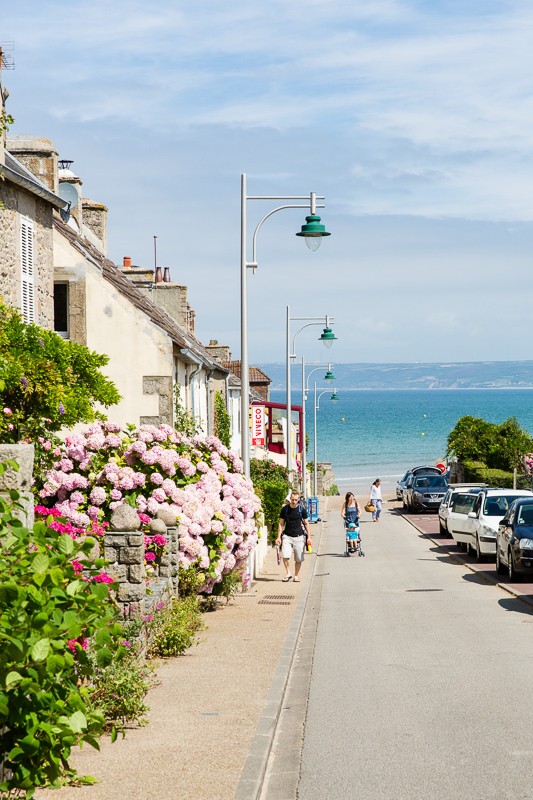 Une boulangerie-épicerie, ouverte toute l?année, est à deux pas de la plage, rue César Lenoir. (photographie Thierry Houyel)