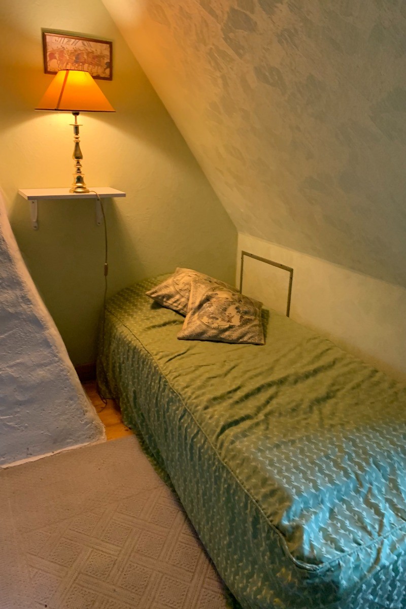 3e lit 90 x 190 cm dans la 3e chambre de 19.5 m² pouvant accueillir 3 personnes.