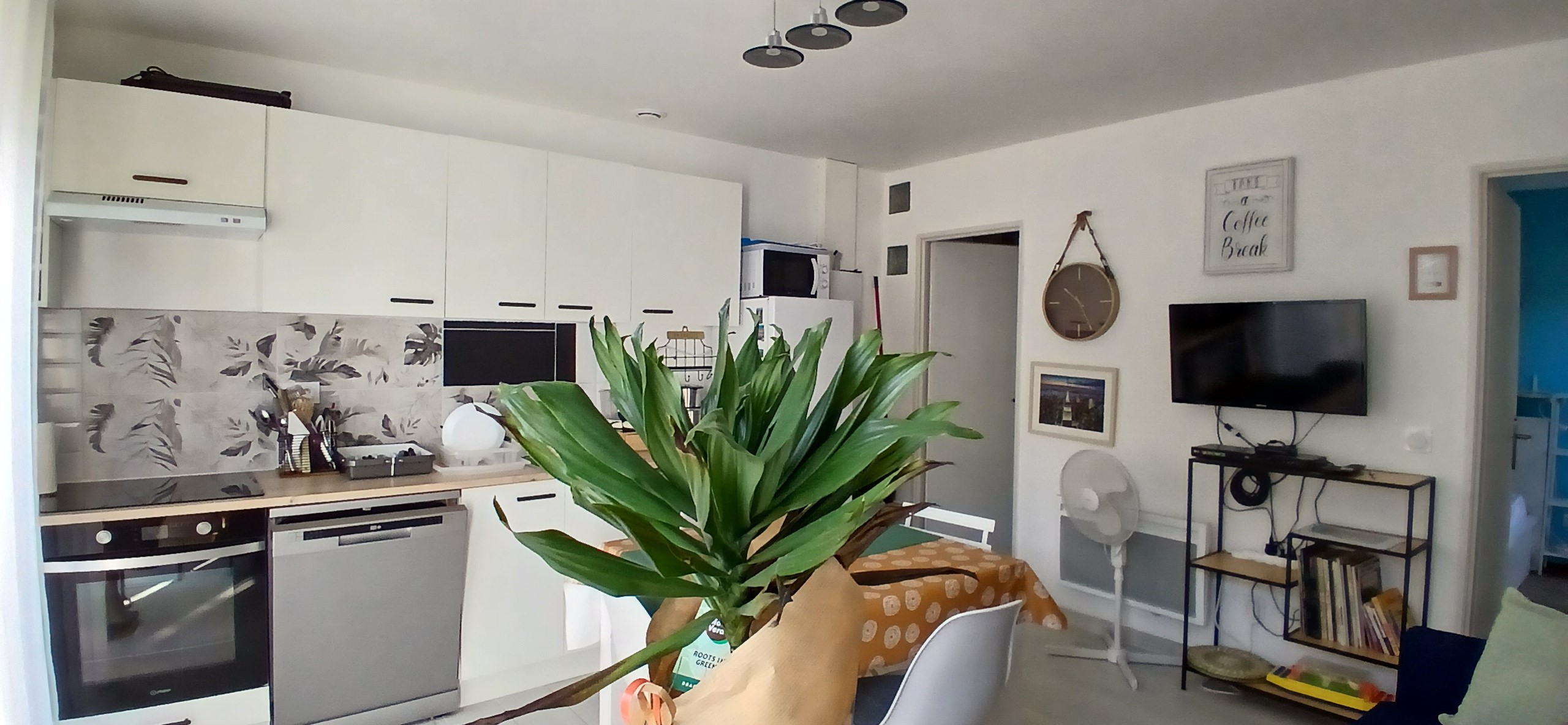 Le Studio M à Clermont-Ferrand : La pièce de vie avec cuisine