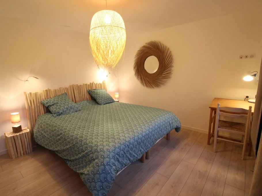 Bedroom 1 Bed 180 - Au Gite des Mazes