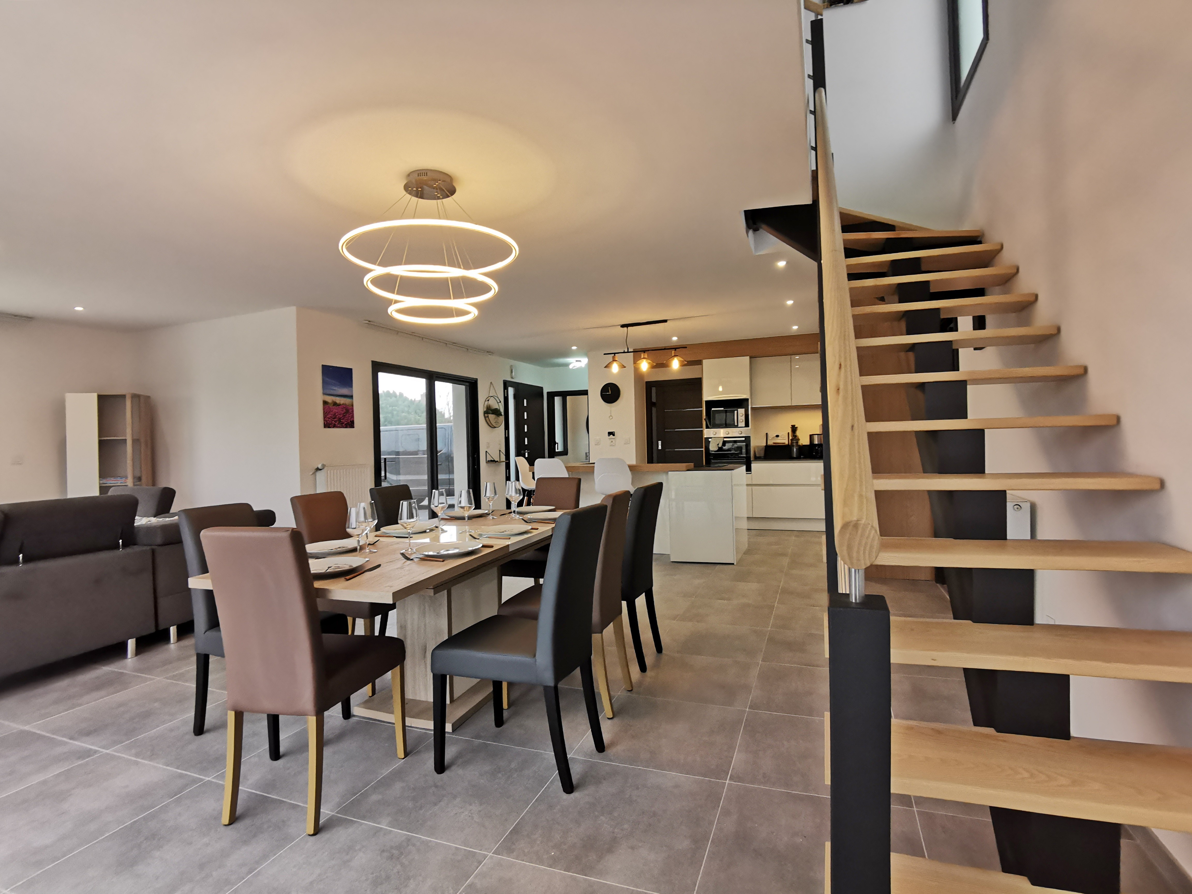 séjour et accès étage