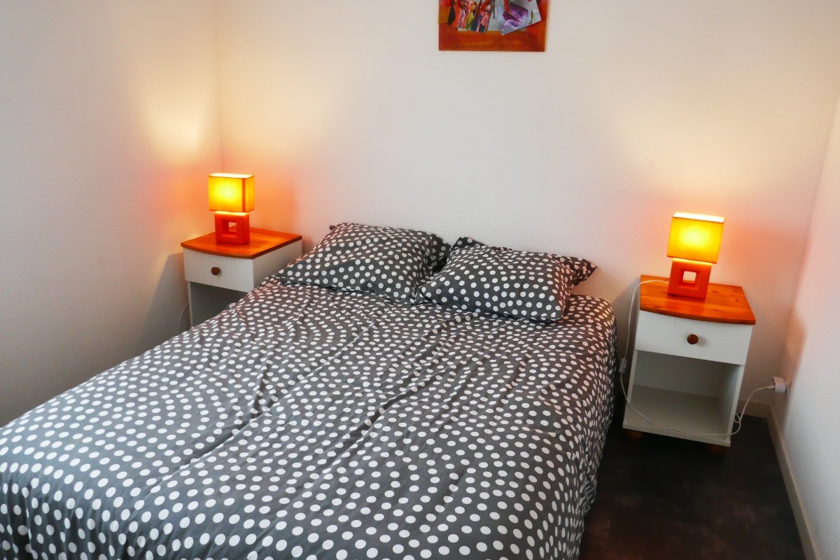 Chambre 1 au 1er - lit en 140