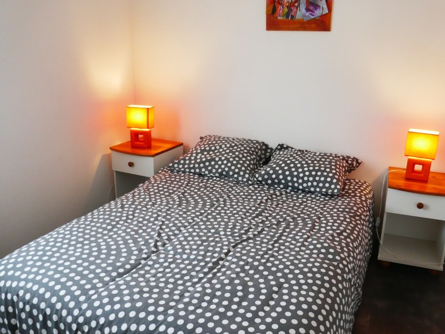 Chambre 1 au 1er - lit en 140