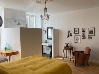Chambre spacieuse - Château de Monthureux-Le-Sec