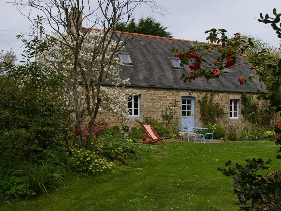 Retour du verger- Maison de caractère à la campagne dans un superbe cadre , près de la mer. 5 pers.