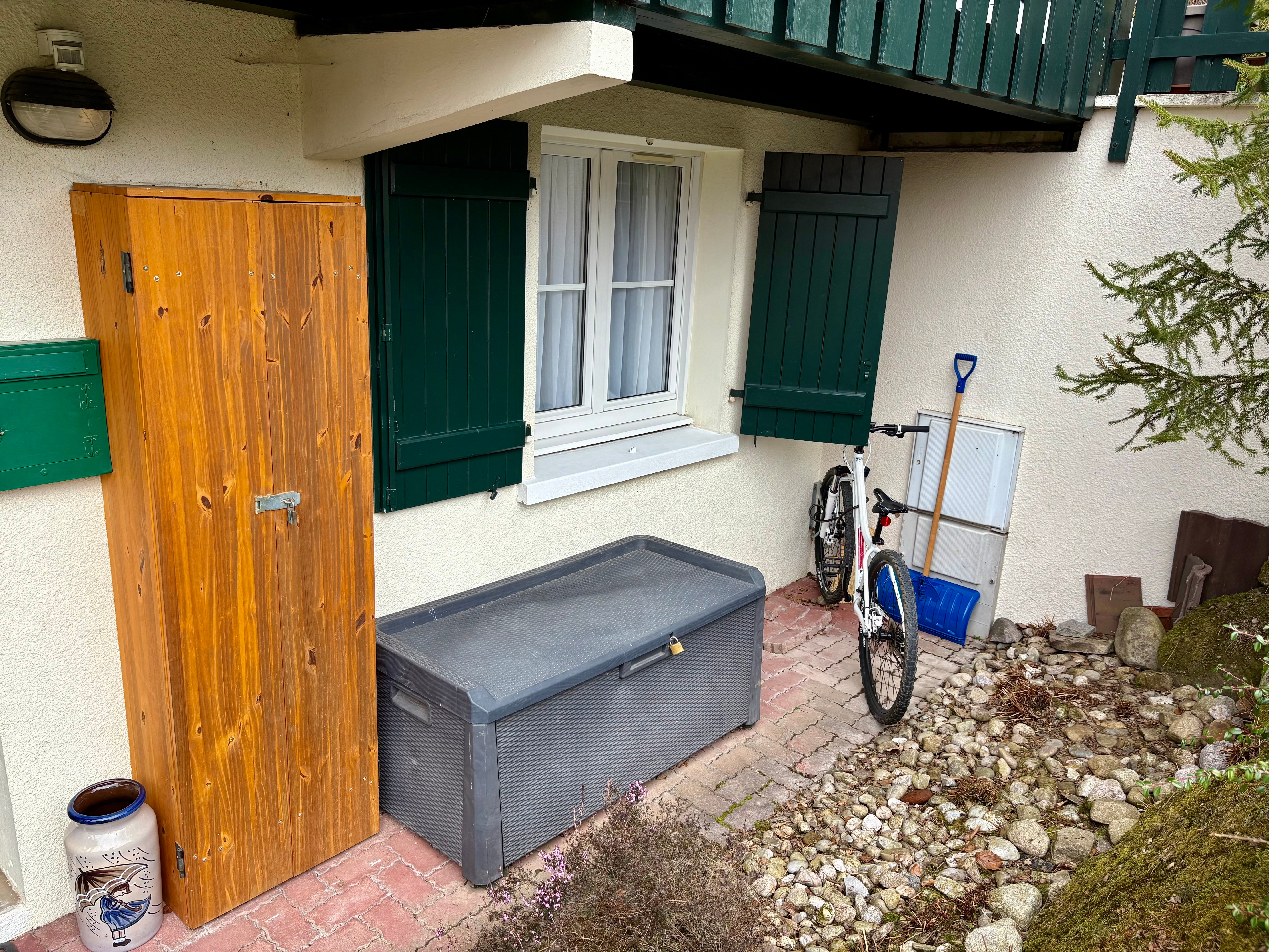 Ski box and bike rack