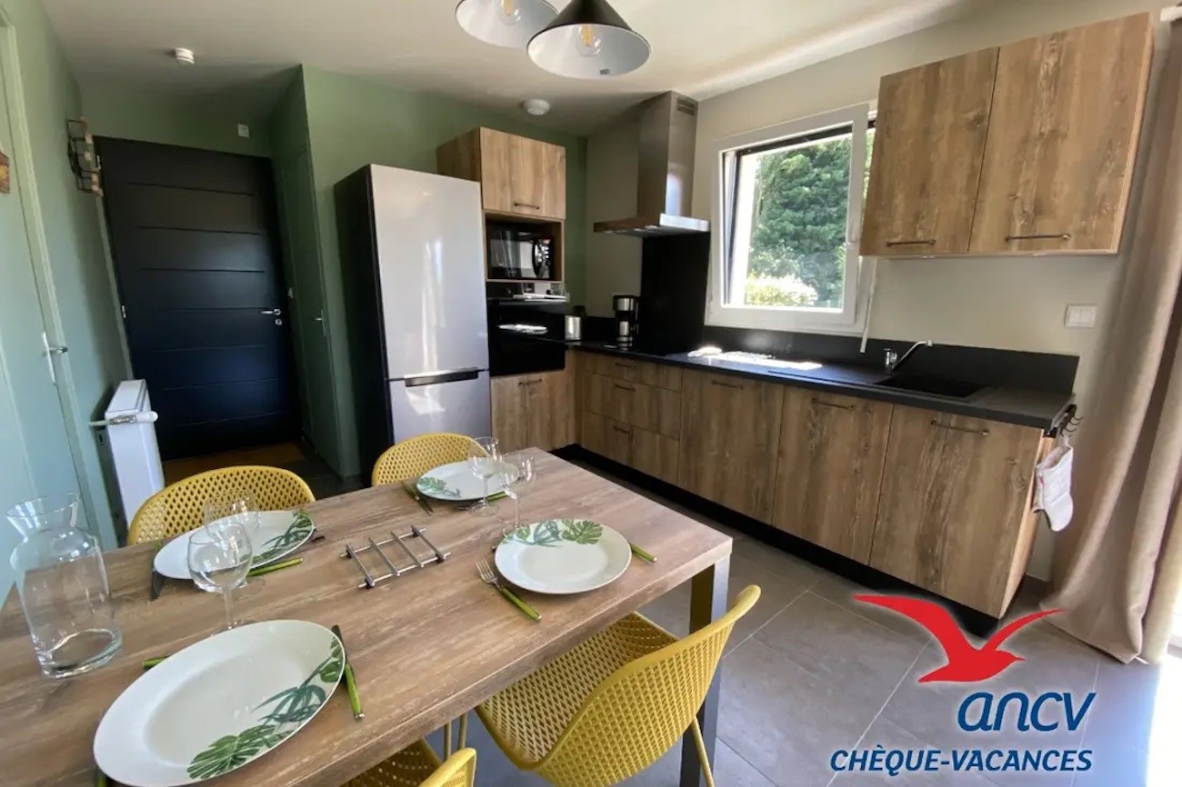 Le Mascaret, location St Lormel, fitted kitchen