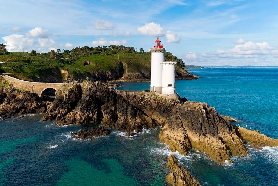 Phare du petit Minou dans la rade de Brest