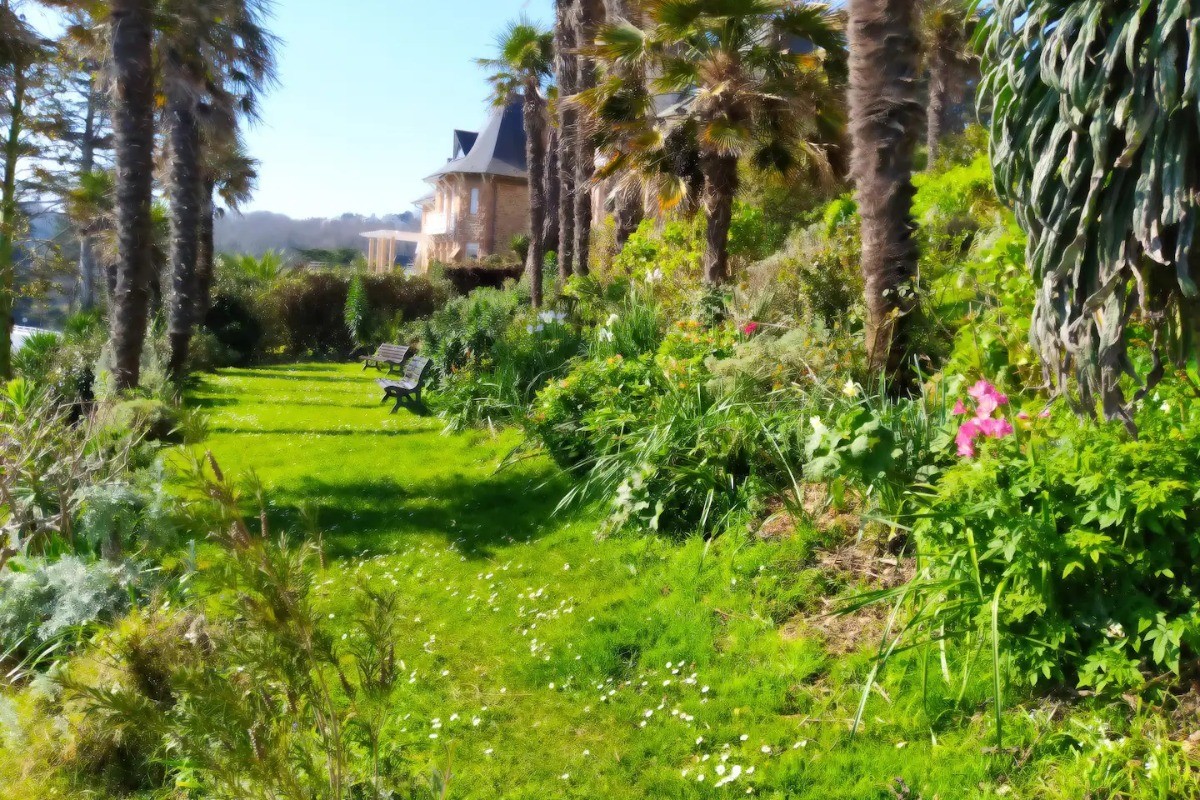 Location, Perros Guirec, Mme Assicot - sentier