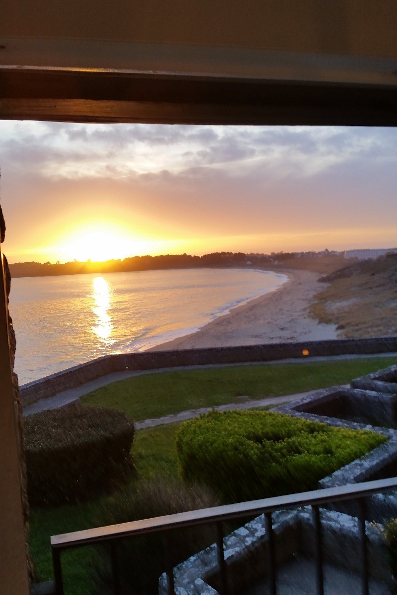 COUCHER DE SOLEIL SUR LA PLAGE