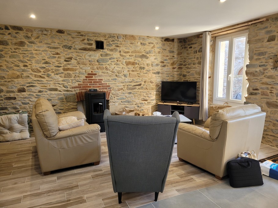 Location Ty Kermaudez, Clévacances, Paimpol, pièce de vie au RDC