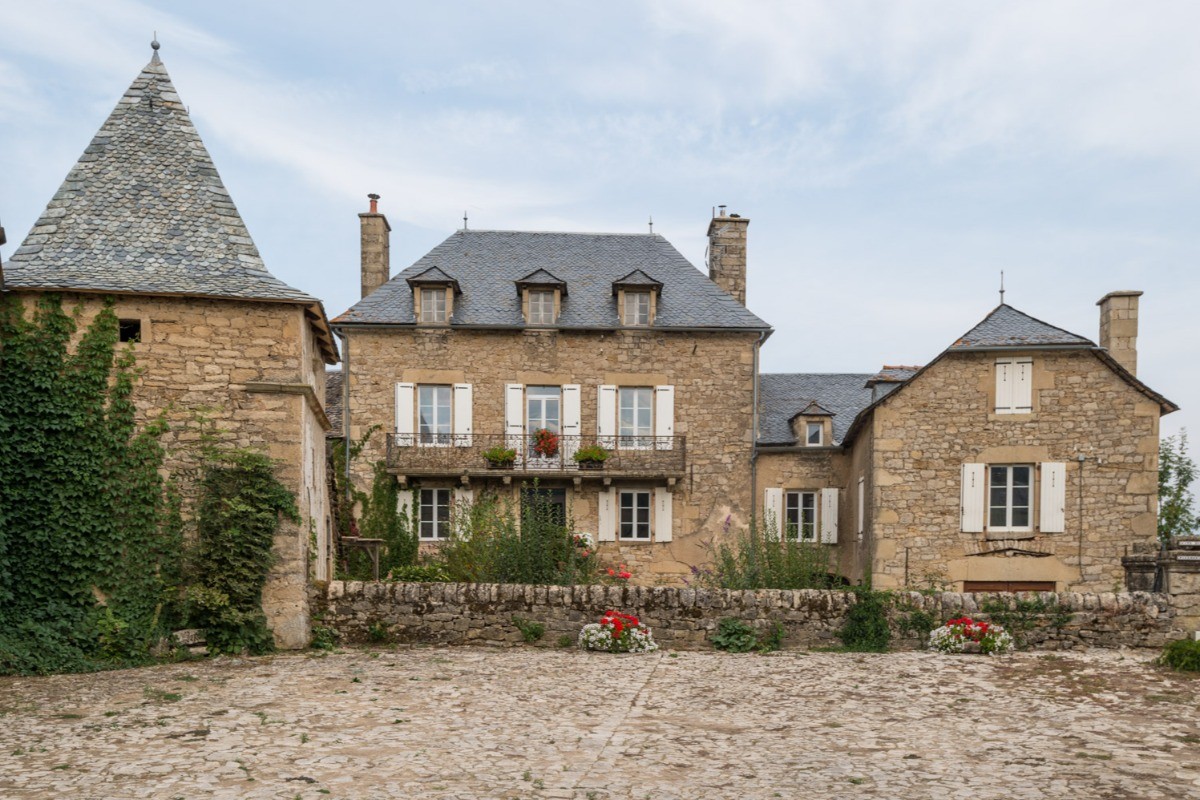 le gite du Pigeonnier vu de la terrasse du Gite du Haut