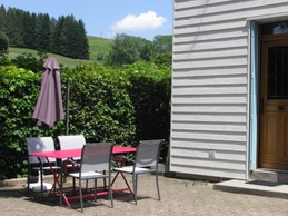 TERRASSE avec salon de jardin