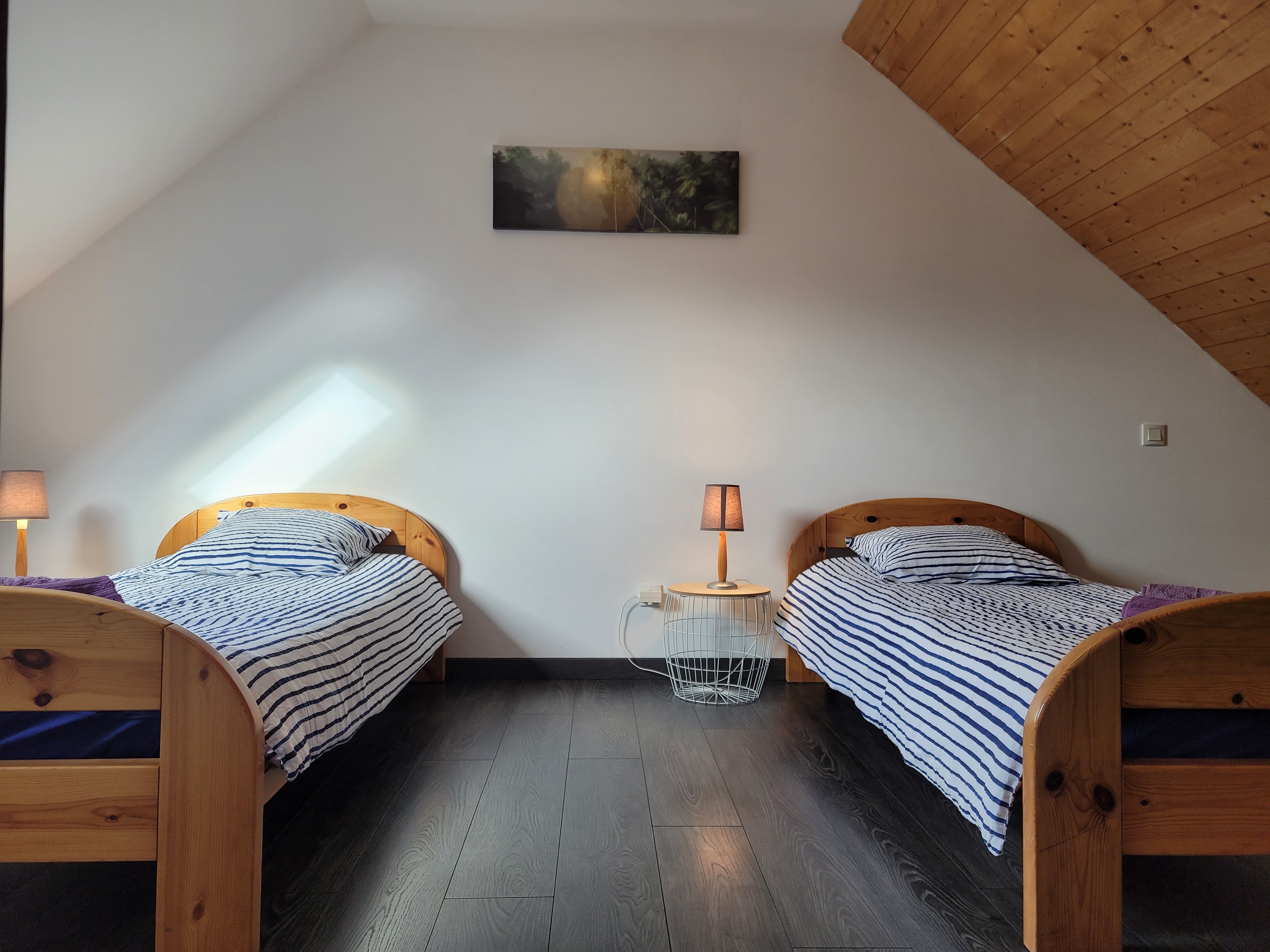 Location Clevacances, Guyomard Treguidel, chambre 2 étage