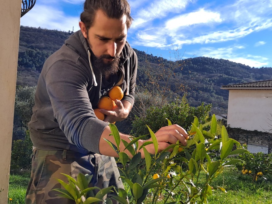 Notre fils Guilhem est agriculteur transformateur BIO AUTOUR DE NOS GITES